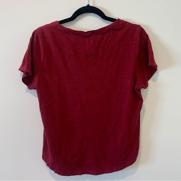Old Navy Red EveryWear Slub-Knit V-Neck T-Shirt Size Medium - Picture 2 of 5